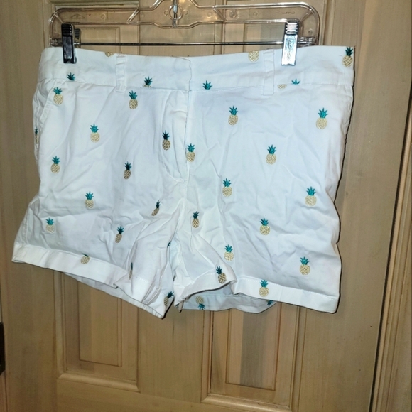 British Khaki Pants - Misses sz 10 British Khaki pineapple shorts very cute